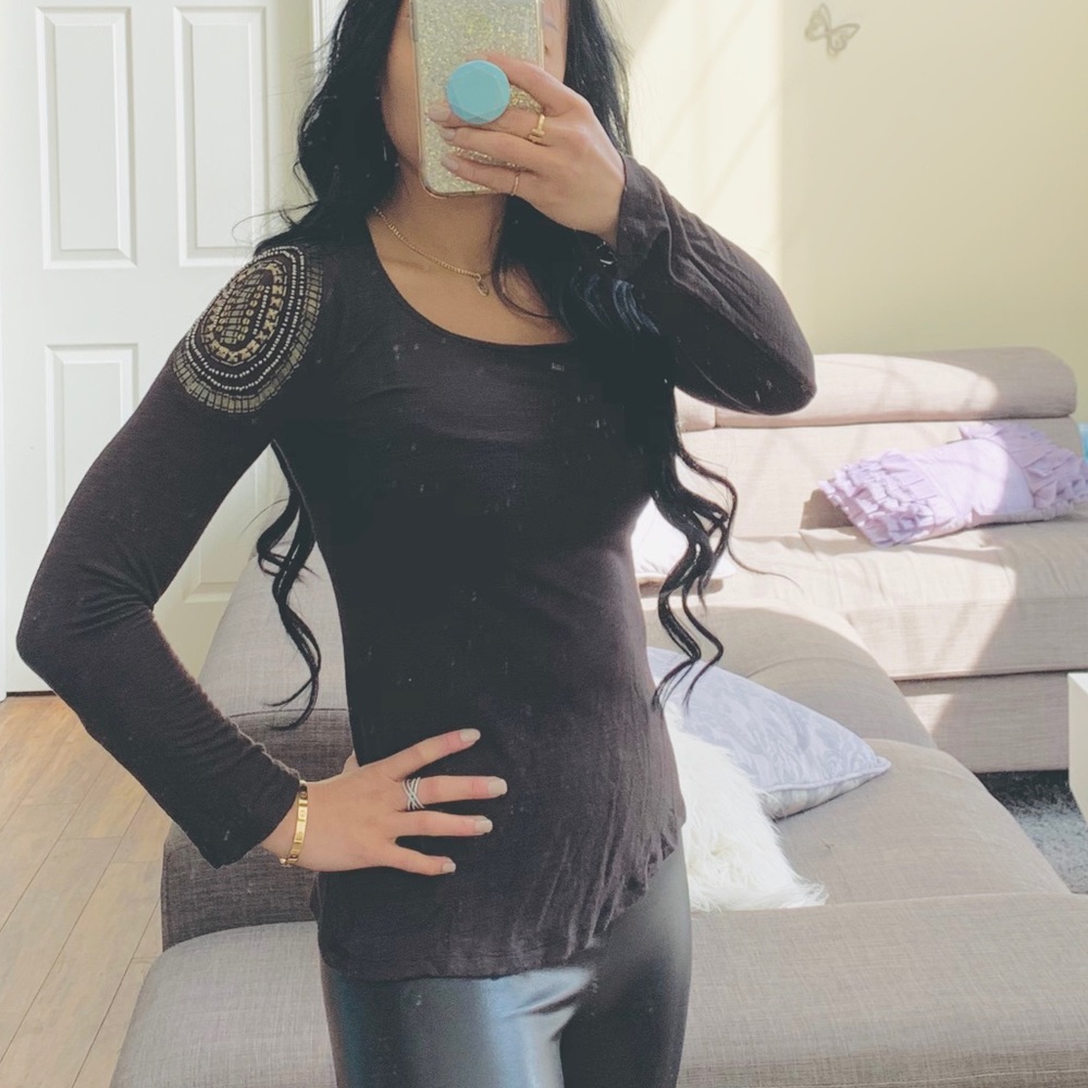 💘 STARING AT THE STARS EMBELLISHED SHOULDERS TOP
